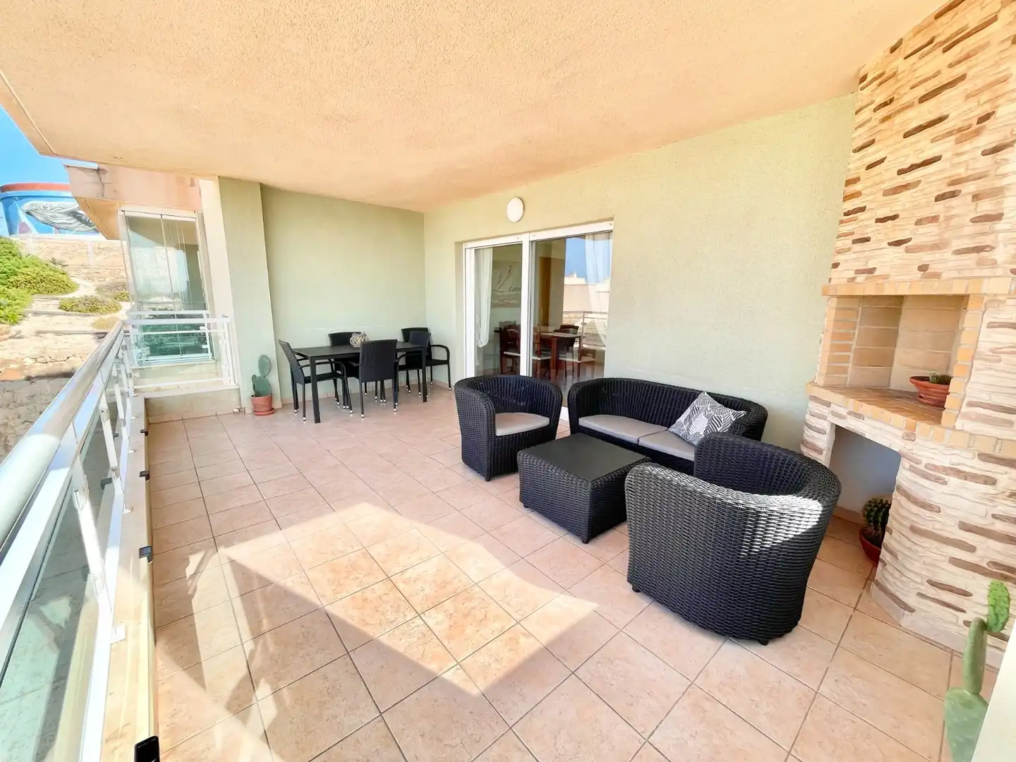 Terrassa de Apartament de lloguer en Cartagena amb Aire condicionat, Piscina i Moblat
