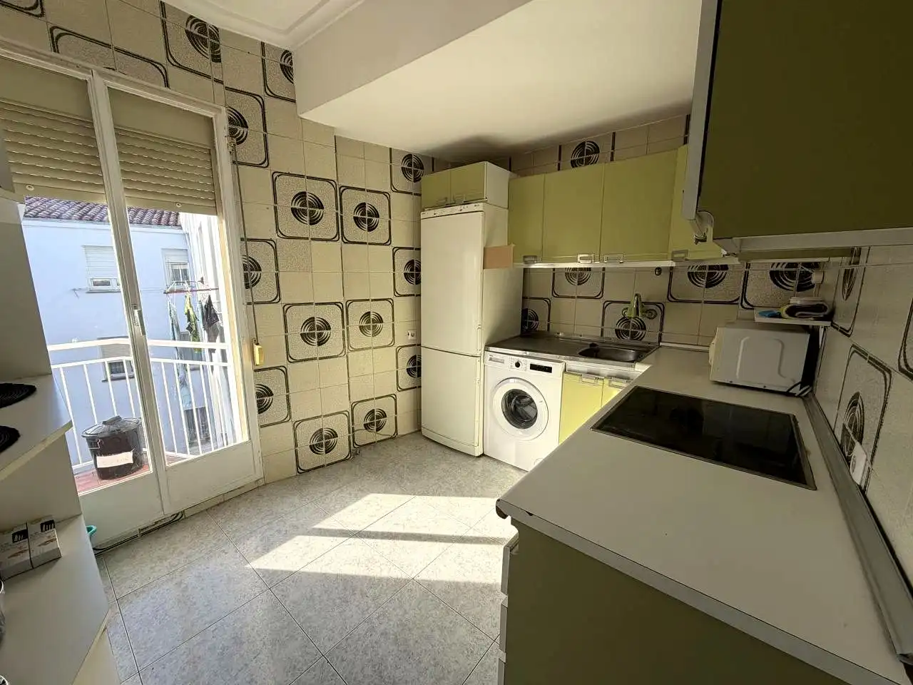 Room in Calle Marqués de la Ensenada, Residencia
