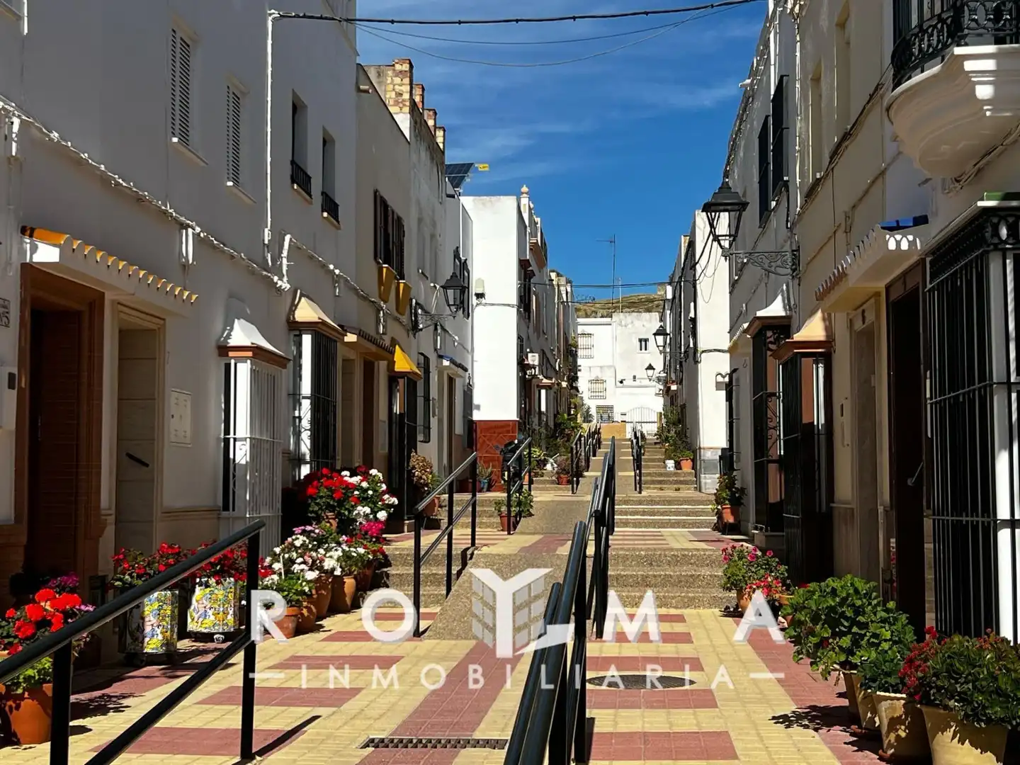 Vista exterior de Casa adosada en venta en Lebrija con Trastero