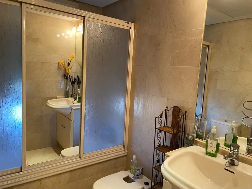 Baño de Piso de alquiler en Alcorcón con Aire acondicionado, Calefacción y Parquet