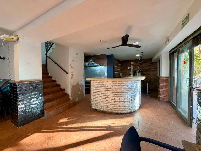 Local comercial en Venta en Carrer de Travau en El Turó de la Peira