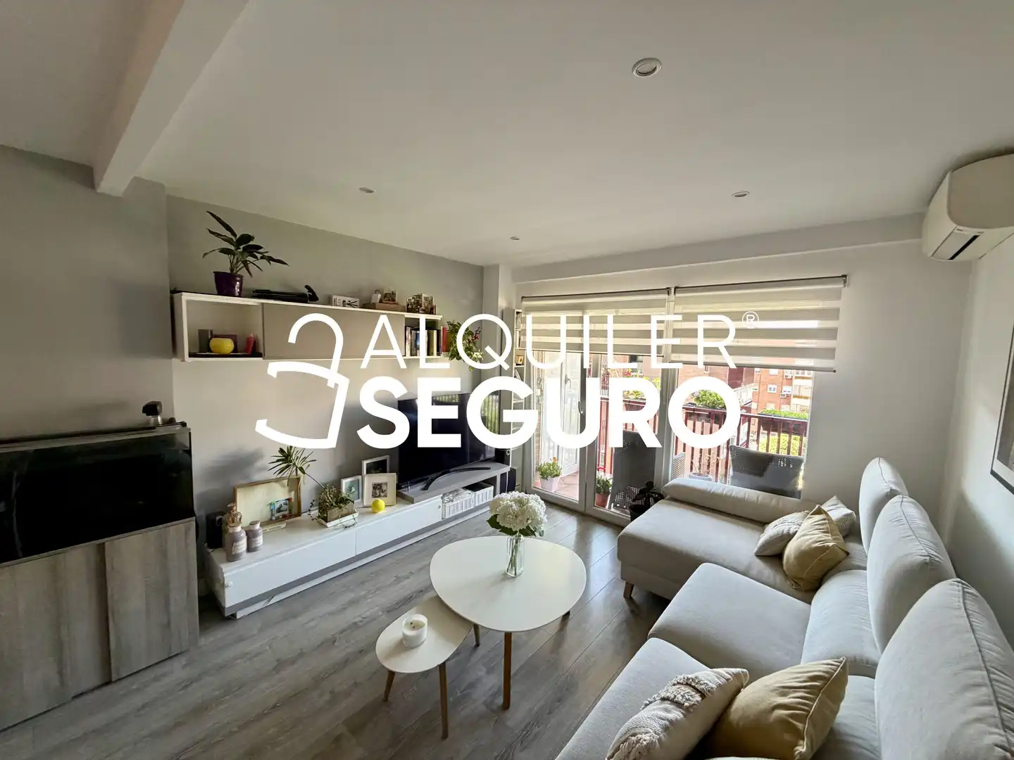 Living room of Flat for rent in Leganés  with Air Conditioner, Heating and Terrace