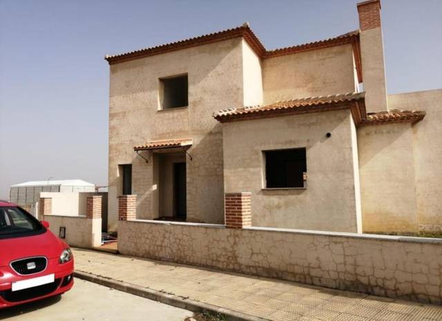 Edificio en Venta en PUEBLO ARTESANO en Las Ventas Con Peña Aguilera