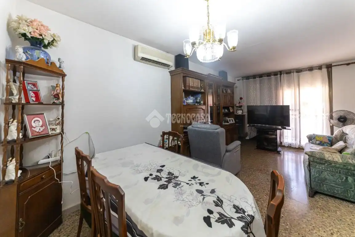 Wohnzimmer von Wohnung zum Verkauf in Cubelles mit Balkon