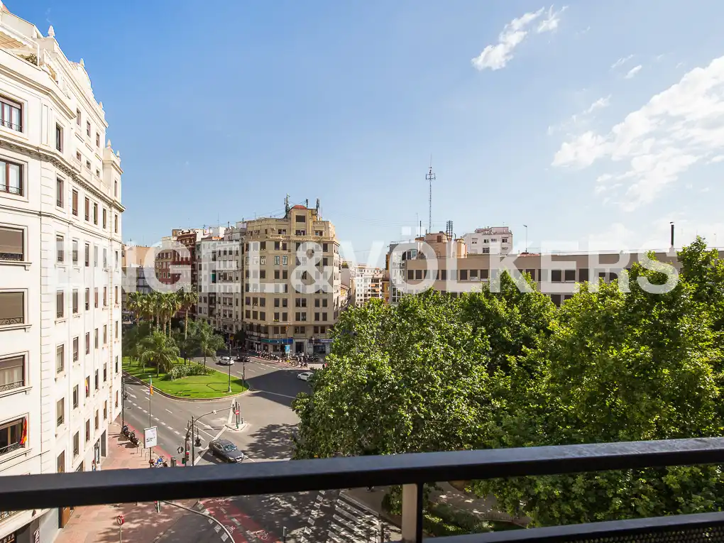 Vista exterior de Piso de alquiler en Valencia con Aire acondicionado, Calefacción y Balcón