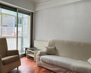 Sala d'estar de Pis en venda en Donostia - San Sebastián  amb Calefacció, Terrassa i Balcó