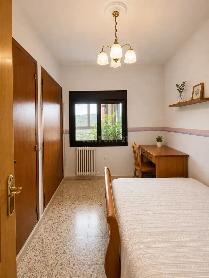 Dormitori de Casa o xalet en venda en Cáceres amb Jardí privat i Piscina