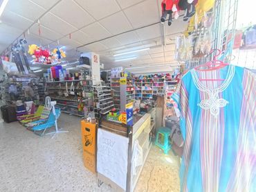 Locale commerciale in vendita a Calle Calle Almirante Faustino Ruiz