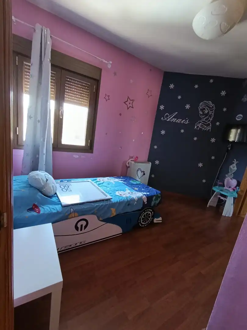 Dormitori de Casa o xalet en venda en Albalate de Zorita amb Aire condicionat, Calefacció i Jardí privat