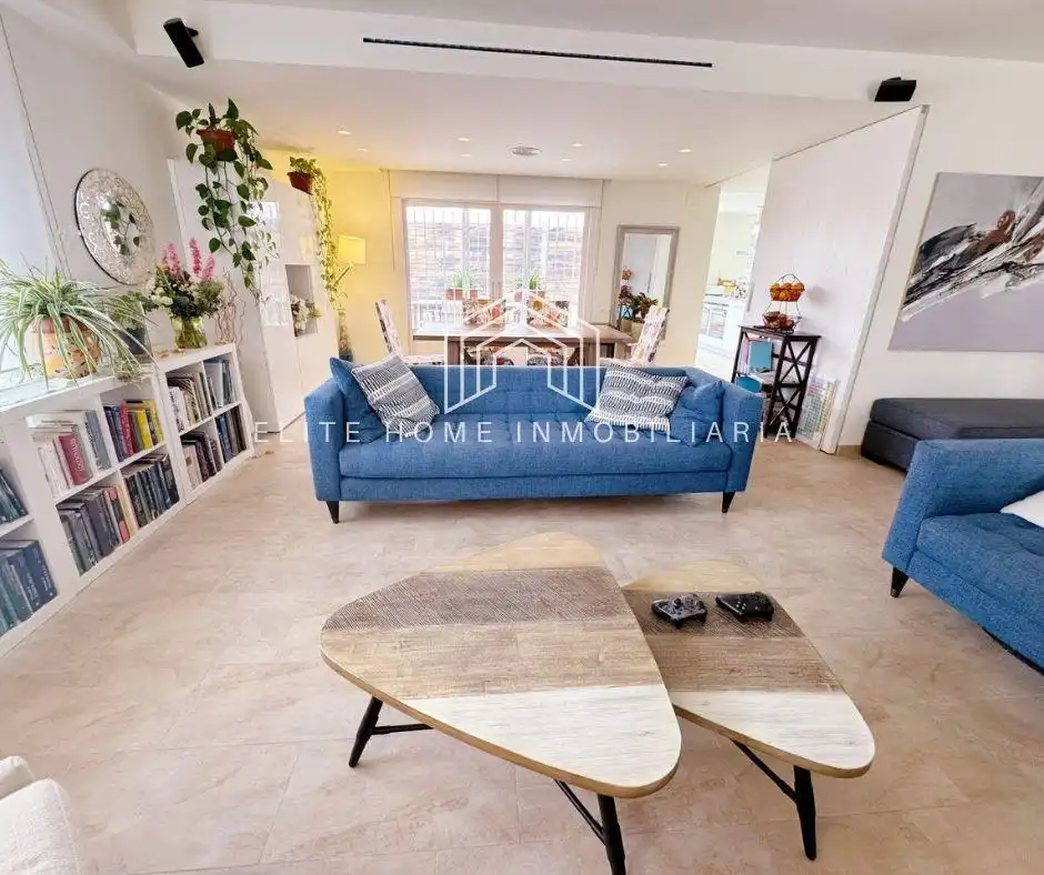 Sala de estar de Casa o chalet en venta en Benicasim / Benicàssim con Aire acondicionado, Calefacción y Jardín privado