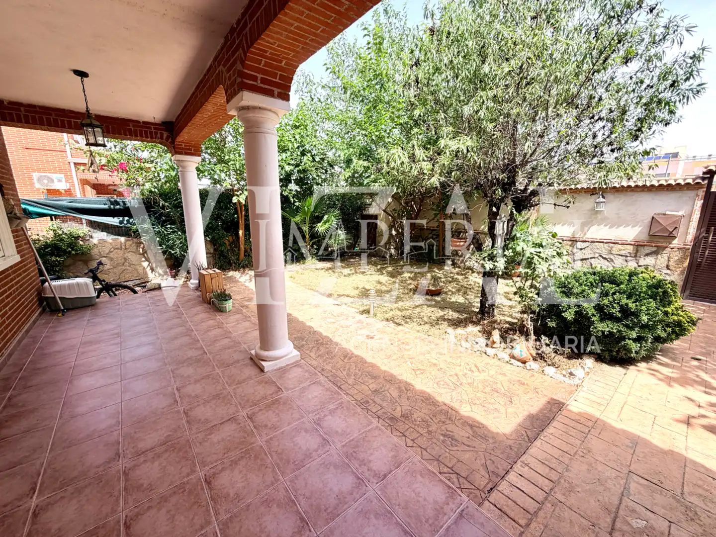 Jardí de Casa o xalet en venda en Barcience amb Aire condicionat, Calefacció i Jardí privat