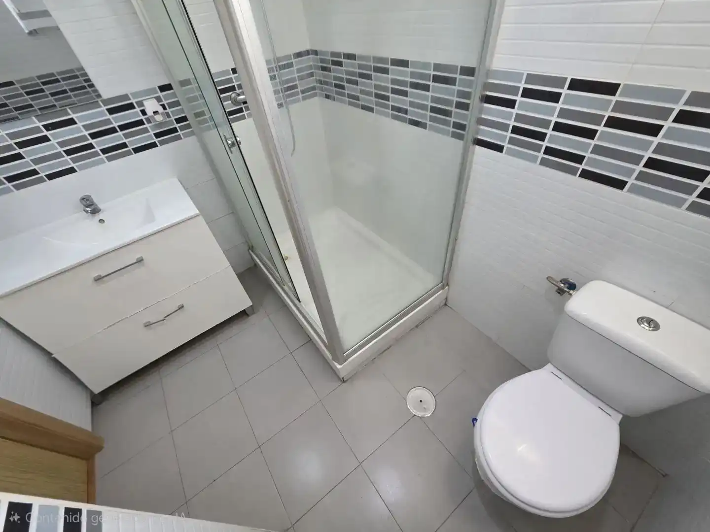 Badezimmer von Wohnung zur Miete in Torremolinos mit Klimaanlage und Schwimmbad