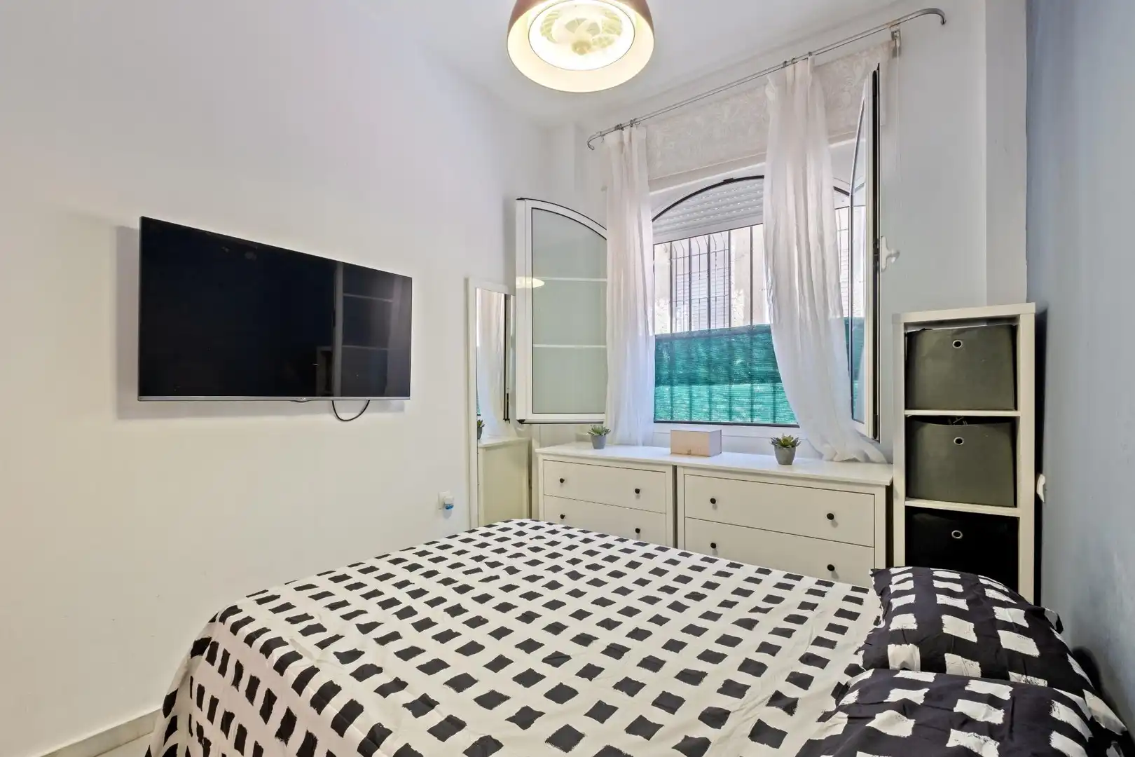 Schlafzimmer von Erdgeschoss zum Verkauf in Málaga mit Klimaanlage und Heizung