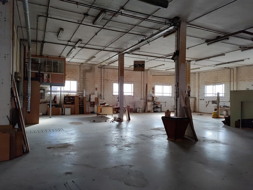 Nave industrial en venta en Sant Feliu de Llobregat