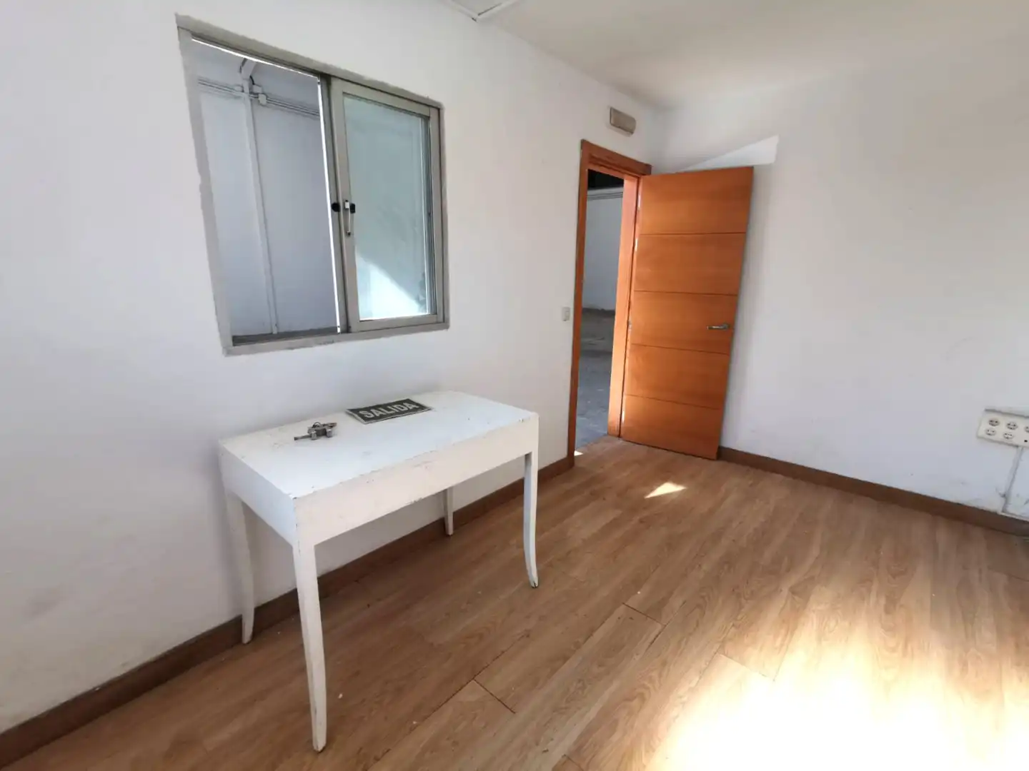 Schlafzimmer von Fabrikhallen zur Miete in Málaga