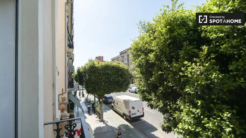 Vista exterior de Piso de alquiler en Valencia con Aire acondicionado, Calefacción y Amueblado