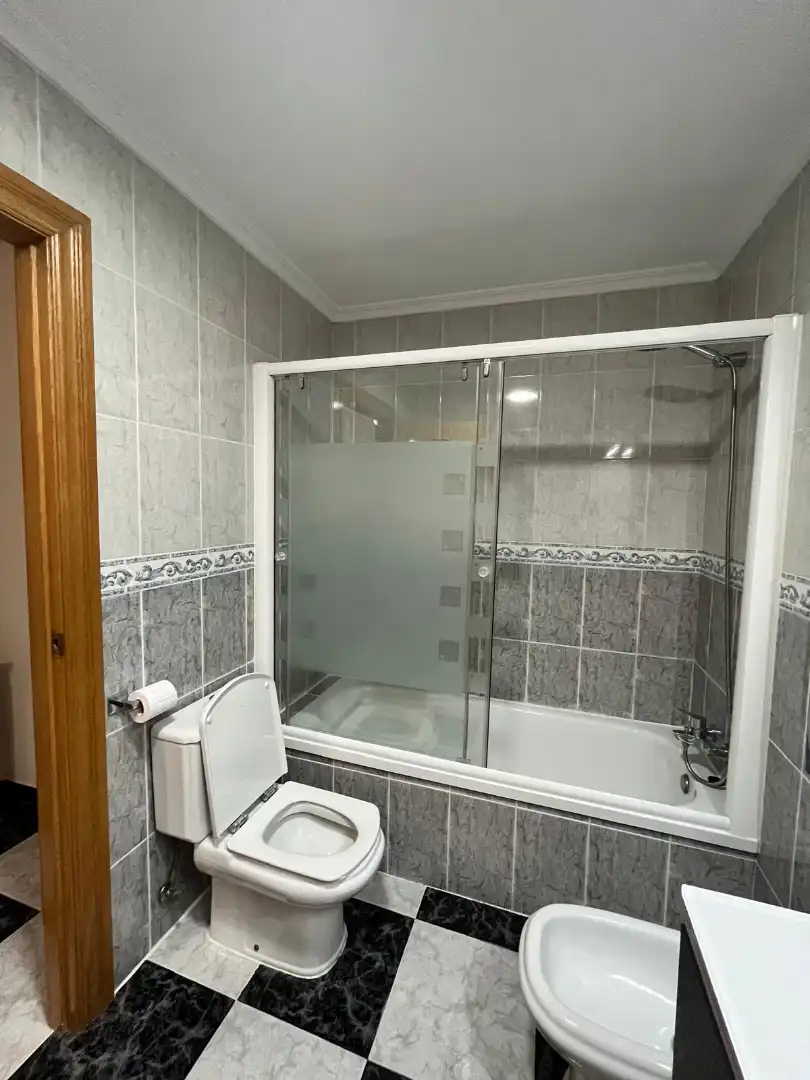 Baño de Casa adosada en venta en Balazote con Terraza y Amueblado