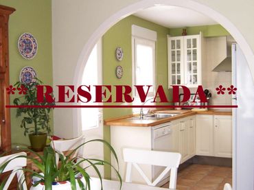 Casa amb jardí en venda a Cariño