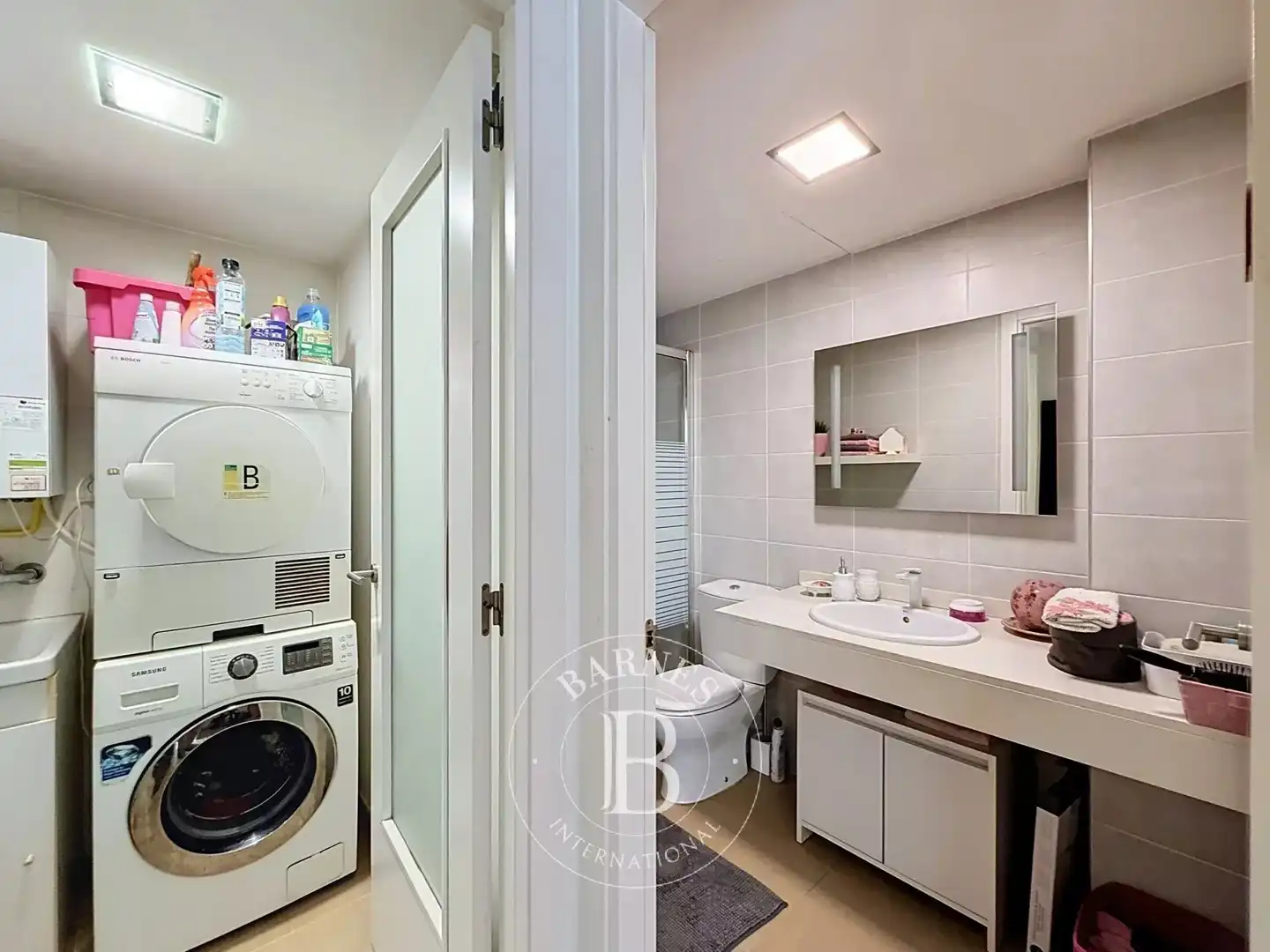 Baño de Casa adosada en venta en Mataró con Aire acondicionado, Calefacción y Jardín privado