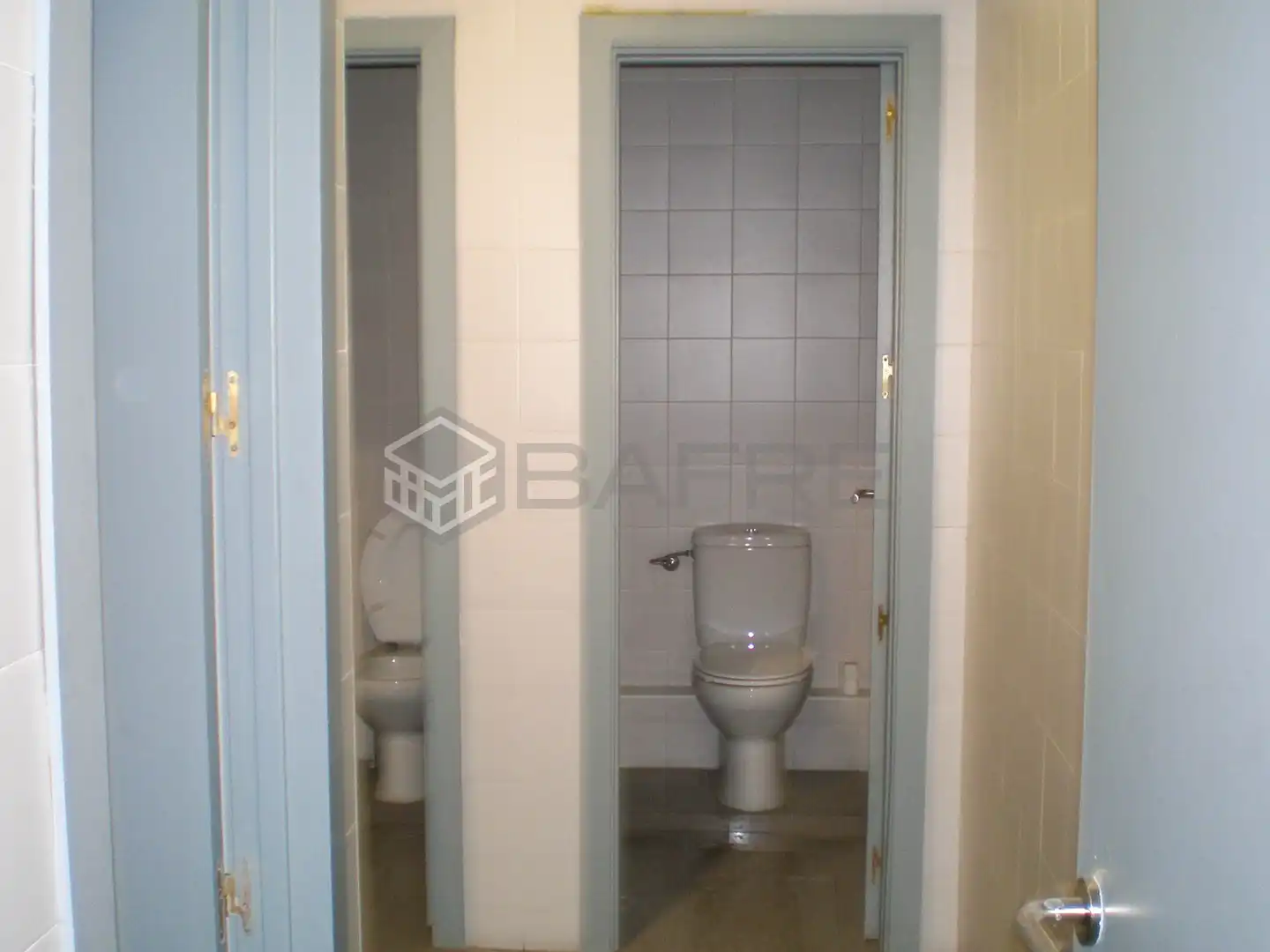 Baño de Local en venta en Madrid