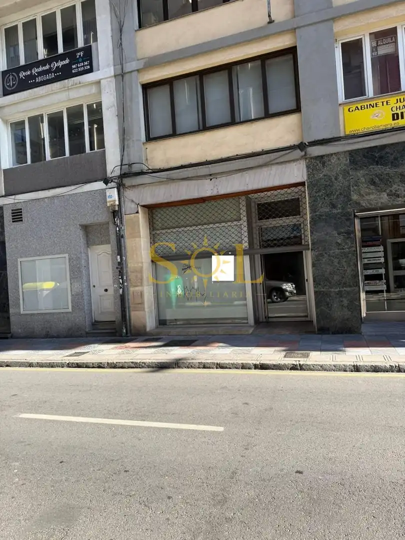 Locale commerciale in affitto a Calle Arquitecto Torbado 4