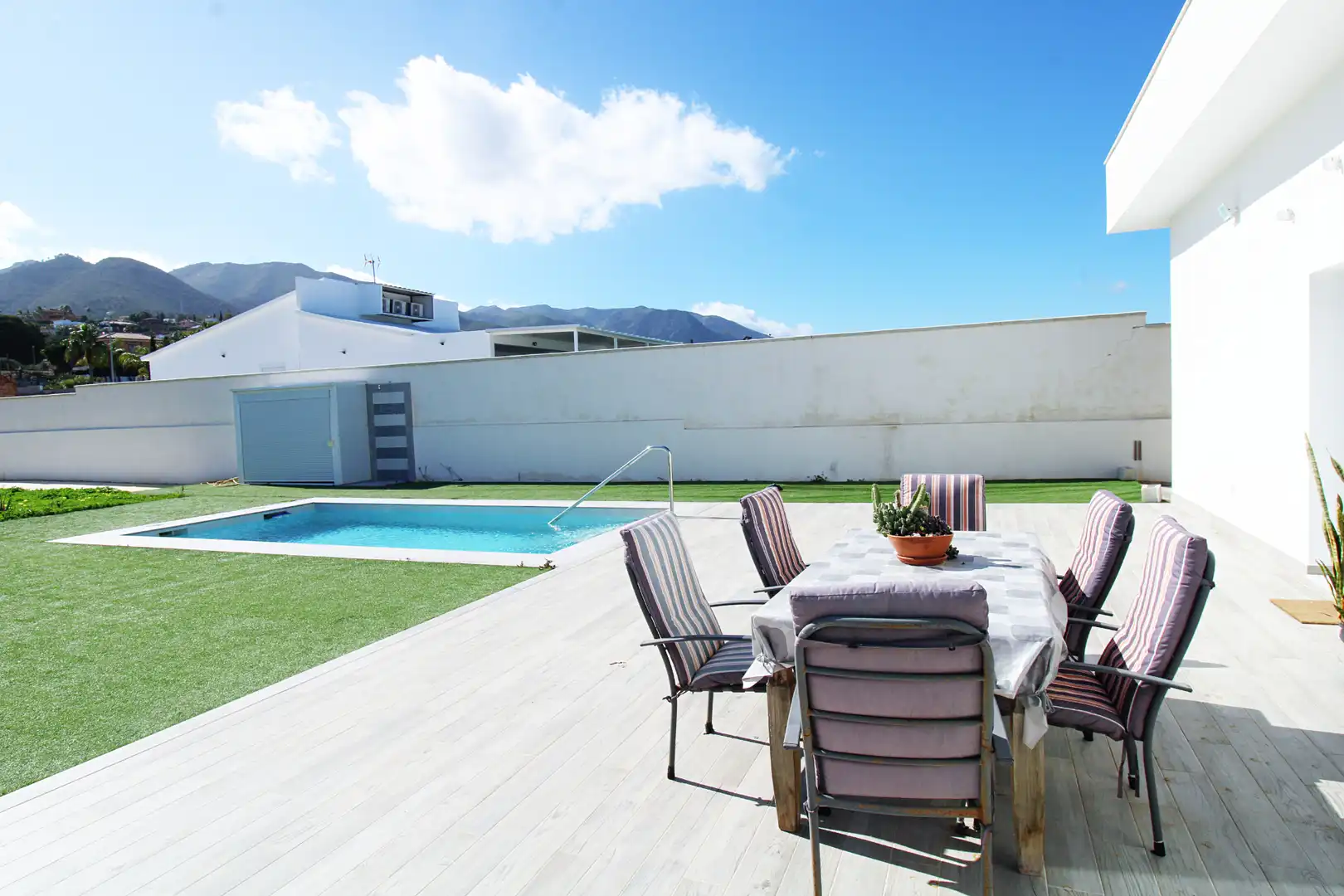 Jardí de Casa o xalet en venda en Alhaurín de la Torre amb Aire condicionat, Jardí privat i Terrassa