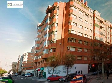 Local comercial en venda a San Claudio - La Chantría
