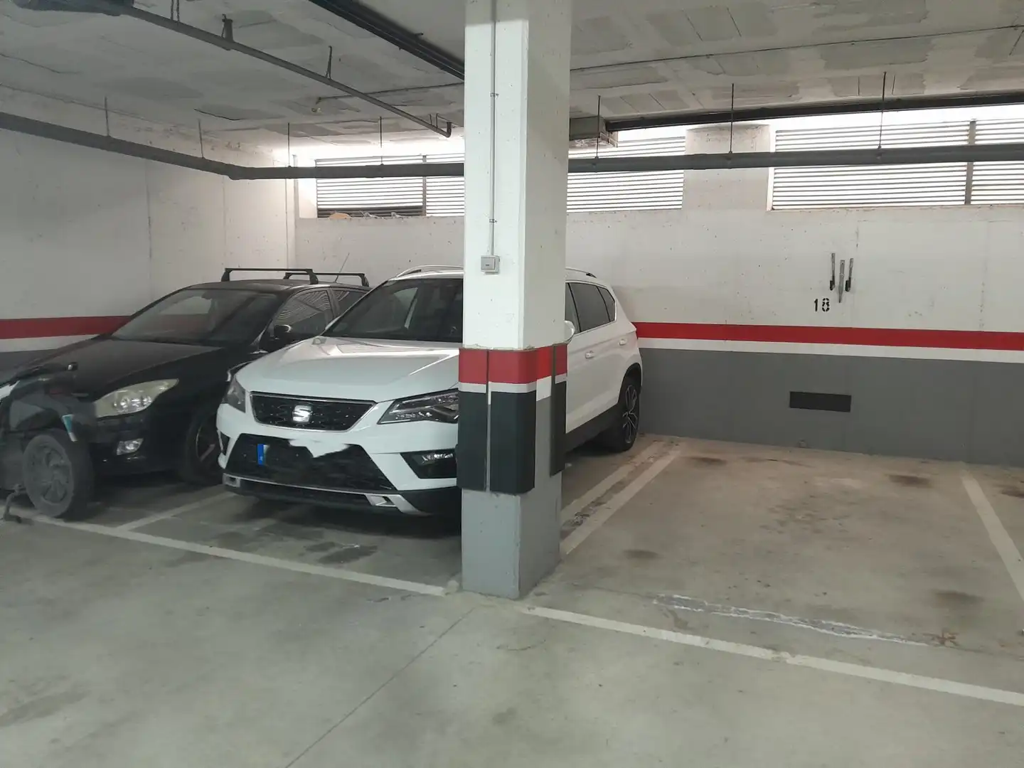 Aparcament de Pis en venda en Montcada i Reixac amb Aire condicionat, Calefacció i Moblat