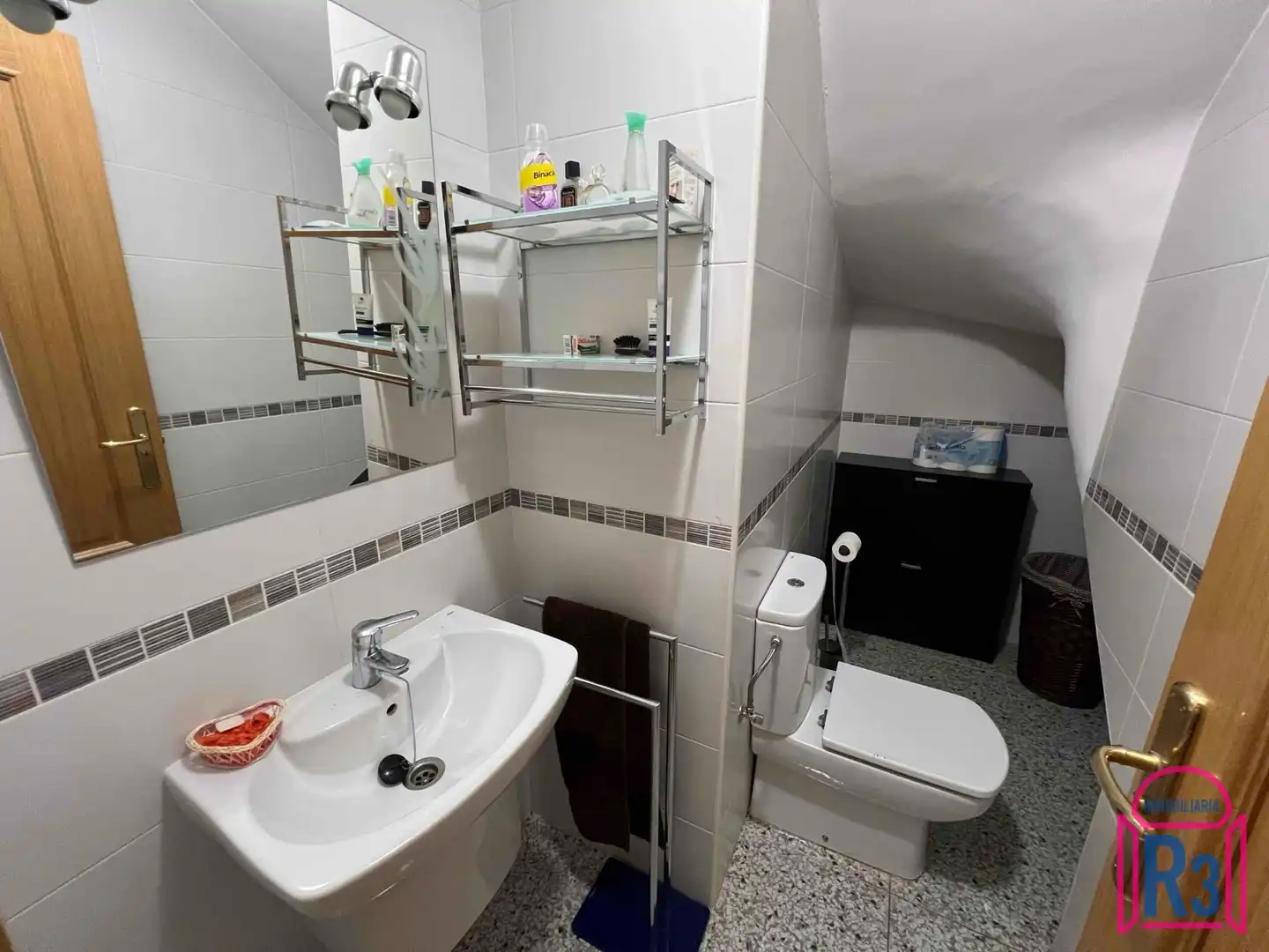 Badezimmer von Maisonette zum Verkauf in León Capital  mit Heizung, Terrasse und Möbliert