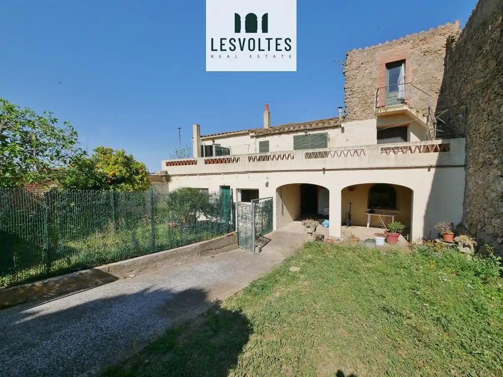 Vista exterior de Casa o chalet en venta en Verges con Calefacción, Jardín privado y Terraza