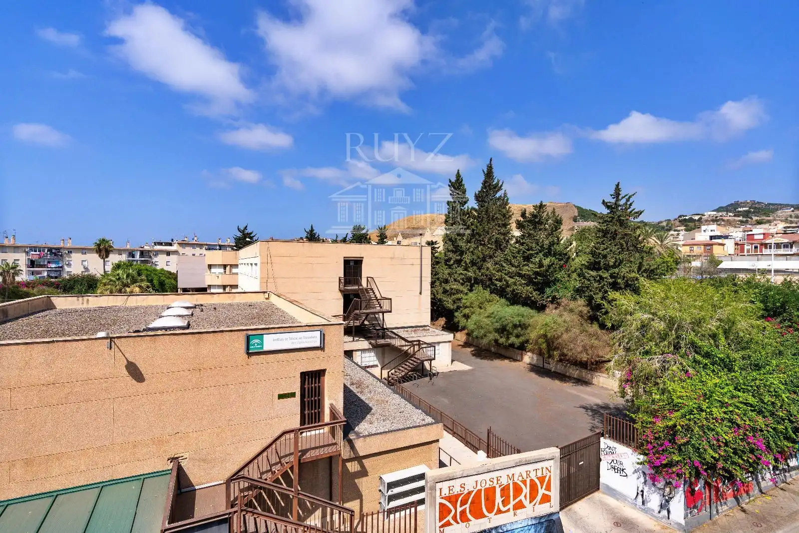 Vista exterior de Piso en venta en Motril con Aire acondicionado, Calefacción y Trastero
