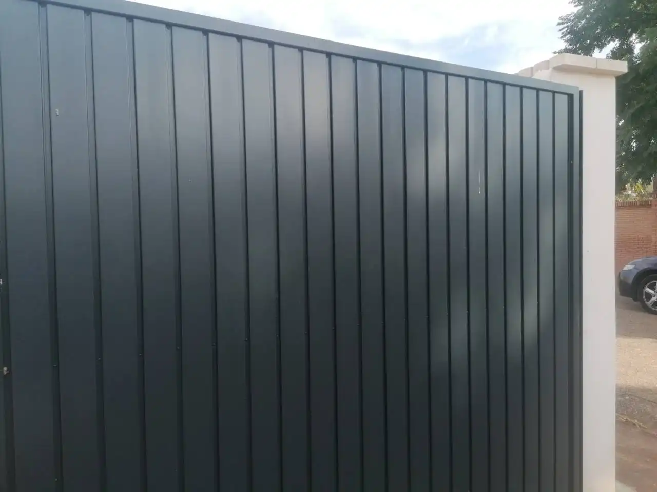 Vista exterior de Casa o xalet en venda en Carmona amb Jardí privat