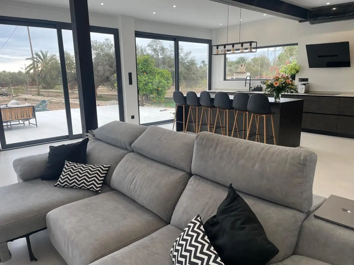 Sala d'estar de Casa o xalet en venda en Elche / Elx amb Aire condicionat, Terrassa i Traster