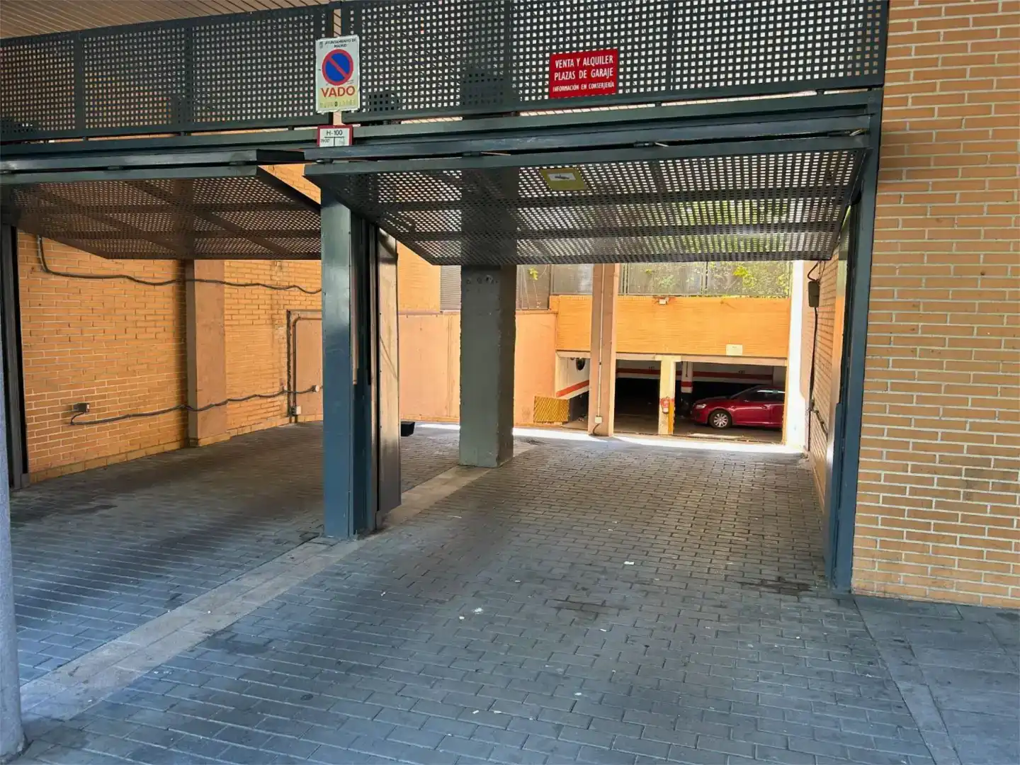 Aparcament de Garatge en venda en Madrid