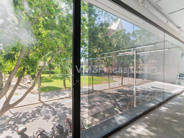 Ufficio con balcone in affitto a Carrer de Ramon Turró