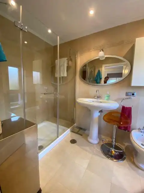 Bathroom of Houses for sale in Oviedo   with Heating and Private garden