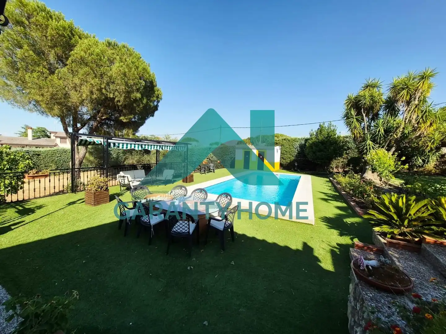 Swimming pool of Houses for sale in Casar de Cáceres  with Air Conditioner, Private garden and Terrace