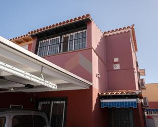 Vista exterior de Casa o xalet en venda en Arona amb Aire condicionat, Calefacció i Terrassa