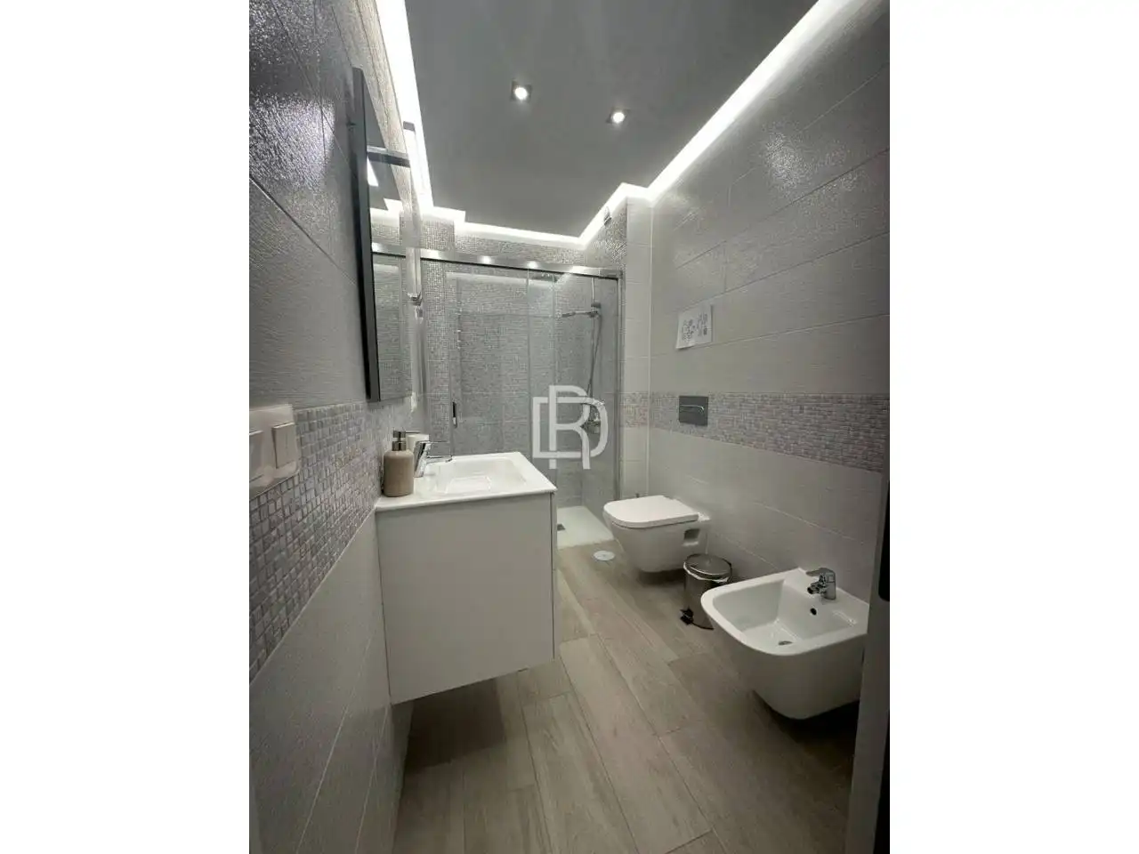 Badezimmer von Dachboden zum Verkauf in Santa Cruz de Tenerife mit Heizung, Parkett und Möbliert
