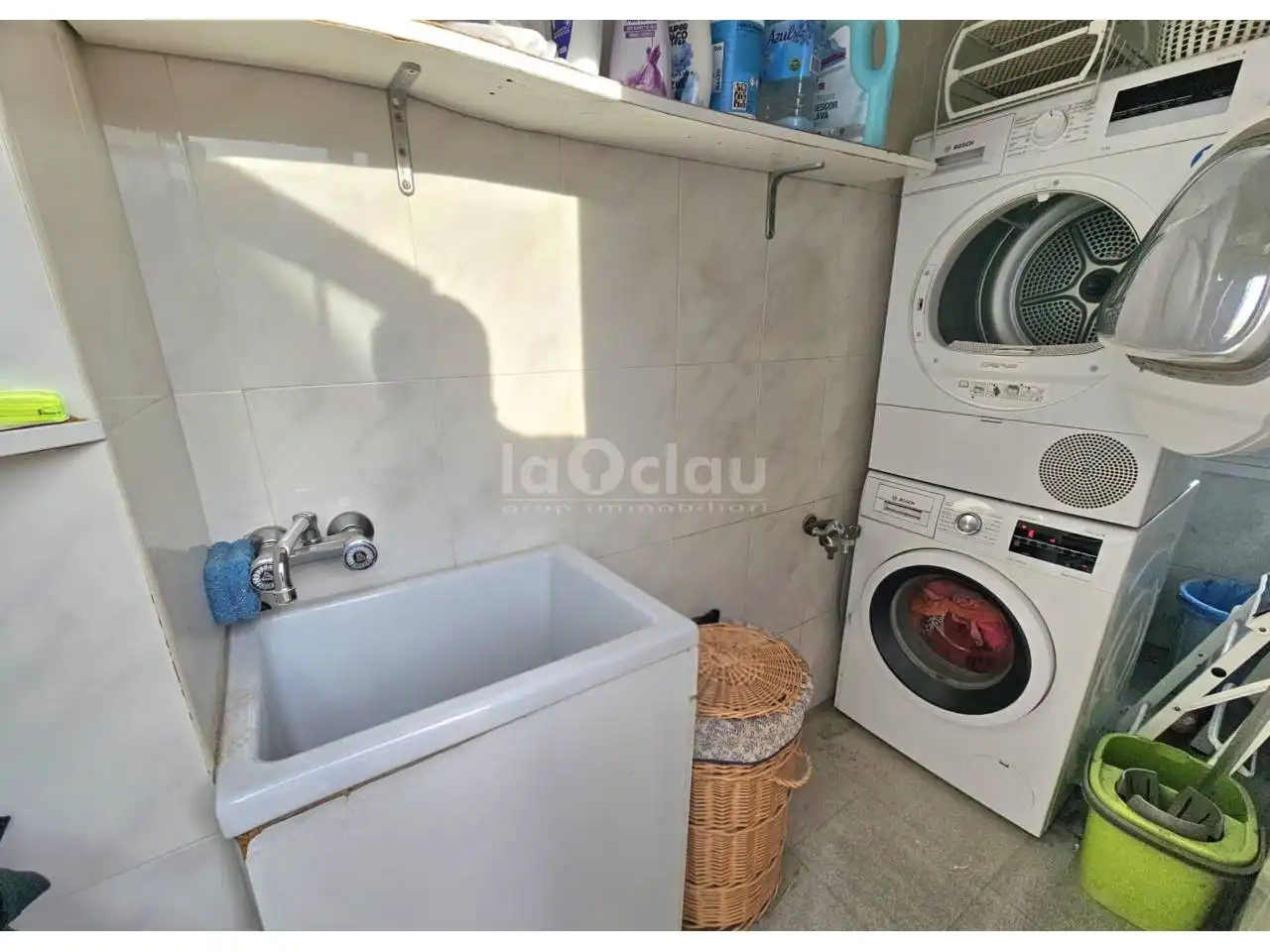 Habitación de Casa adosada en venta en Vic con Calefacción y Terraza