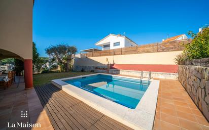 Schwimmbecken von Haus oder Chalet zum verkauf in Arenys de Mar mit Heizung, Privatgarten und Terrasse