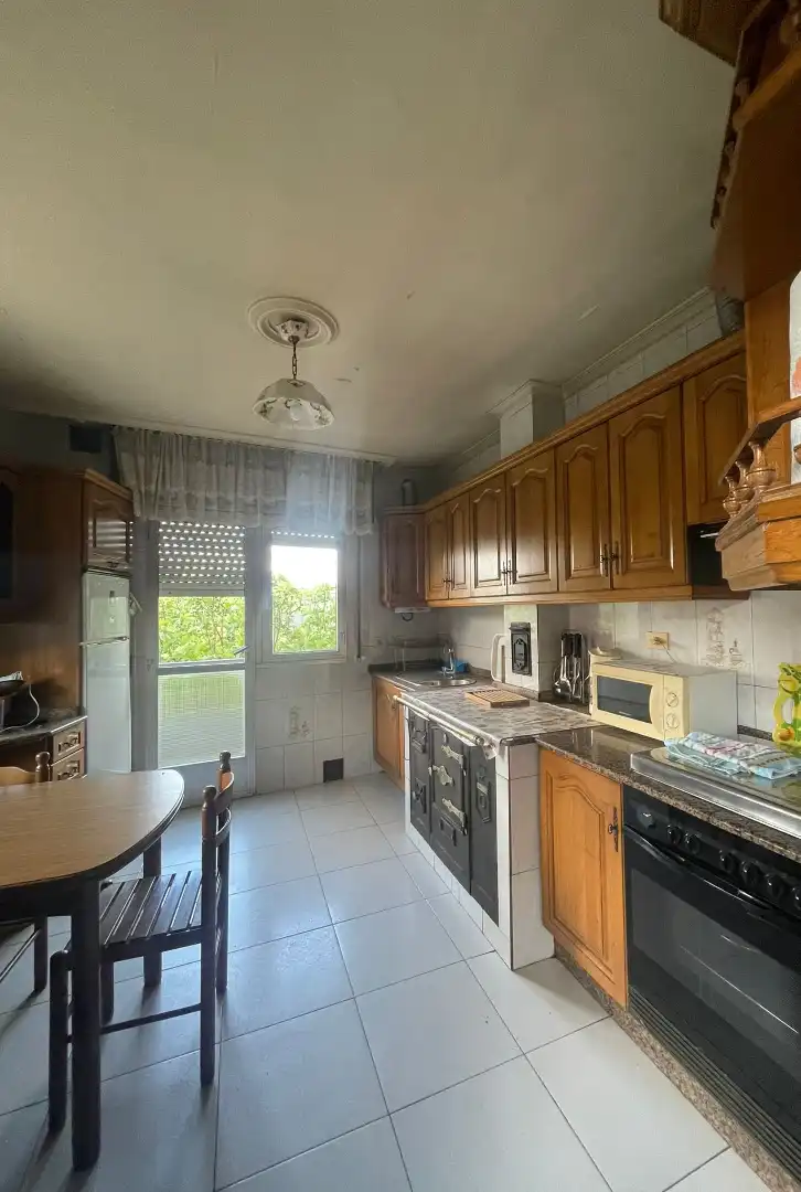 Cuina de Finca rústica en venda en O Irixo amb Calefacció, Jardí privat i Parquet