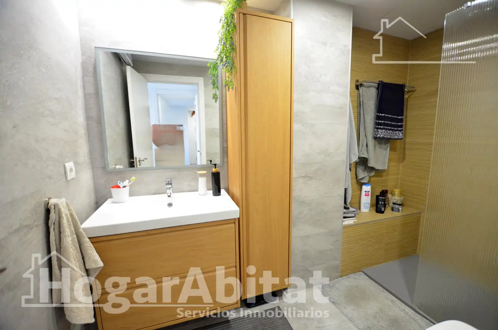 Baño de Piso en venta en Alicante / Alacant con Aire acondicionado, Calefacción y Jardín privado