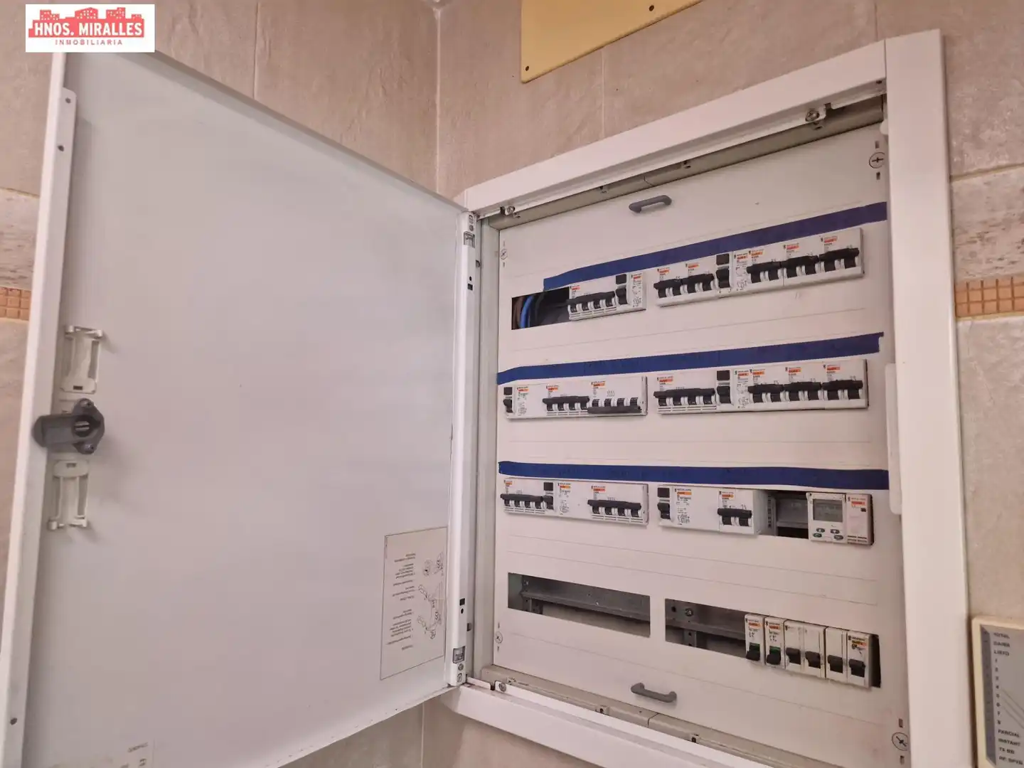 Local en venta en Elche / Elx con Aire acondicionado y Amueblado