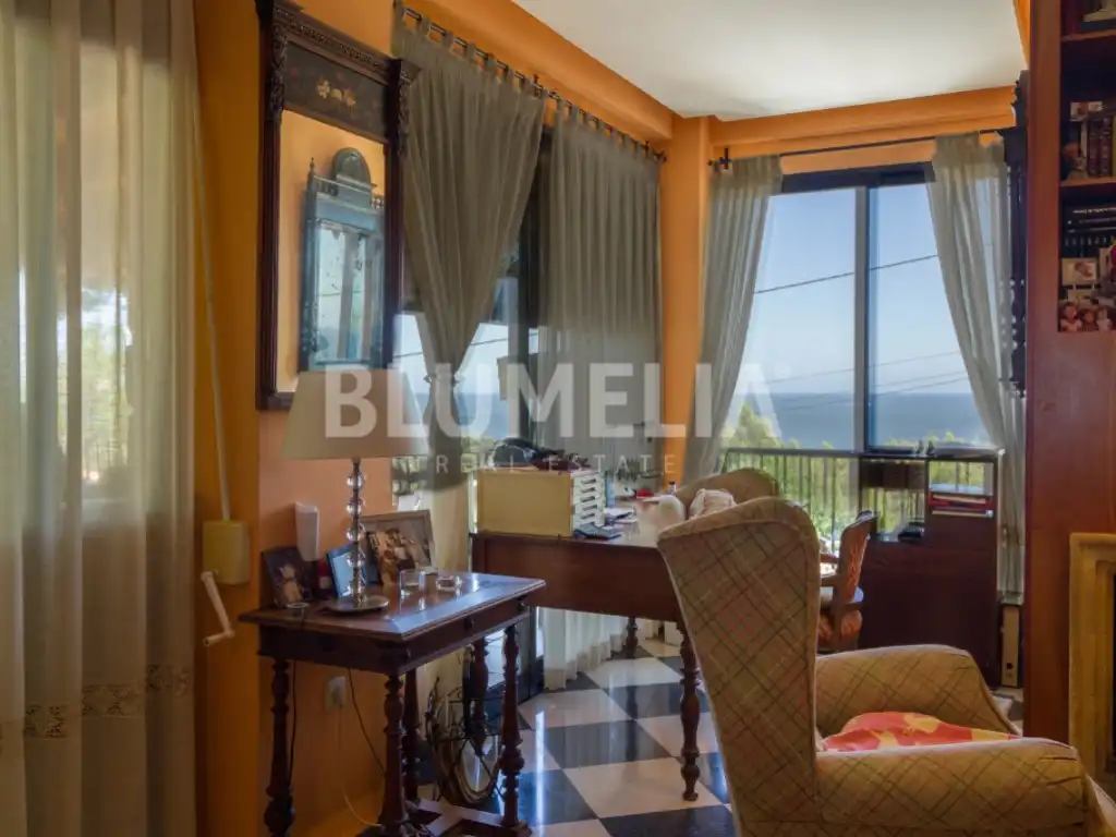 Houses for sale in Las Rotas / Les Rotes