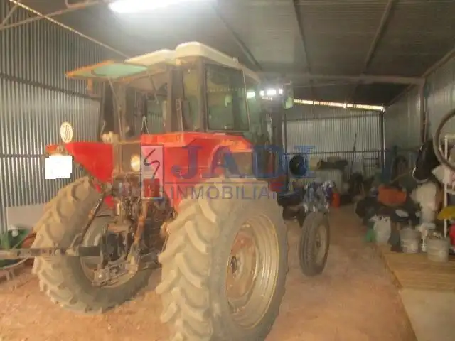 Aparcament de Finca rústica en venda en Valdepeñas amb Aire condicionat, Calefacció i Piscina