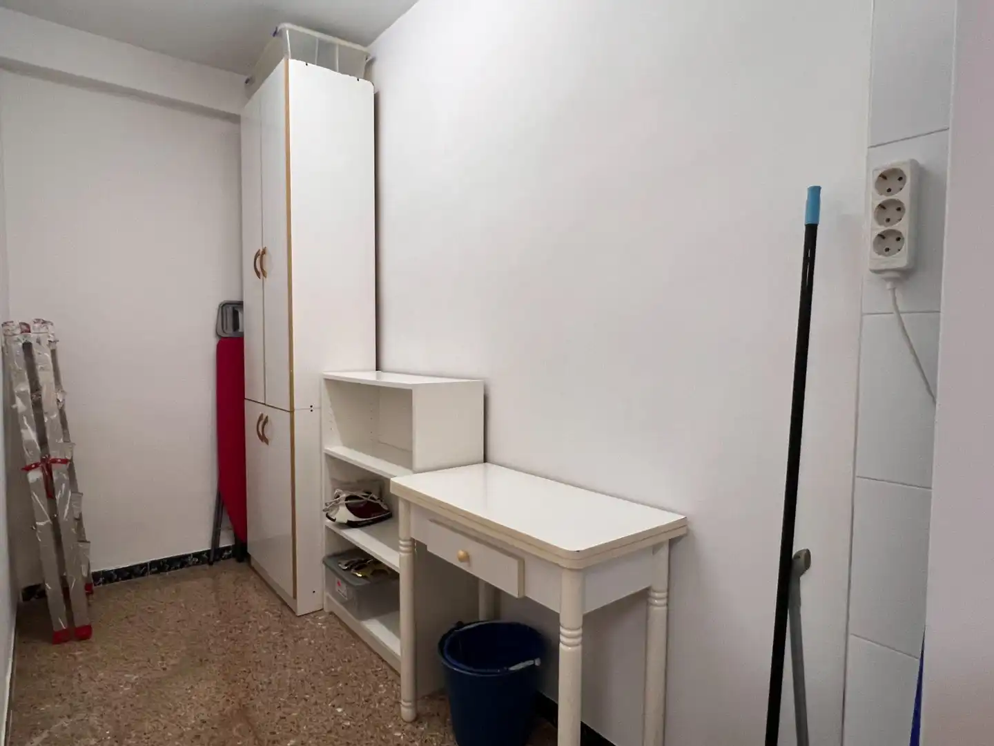 Dormitori de Pis per a compartir en Elche / Elx amb Moblat i Balcó
