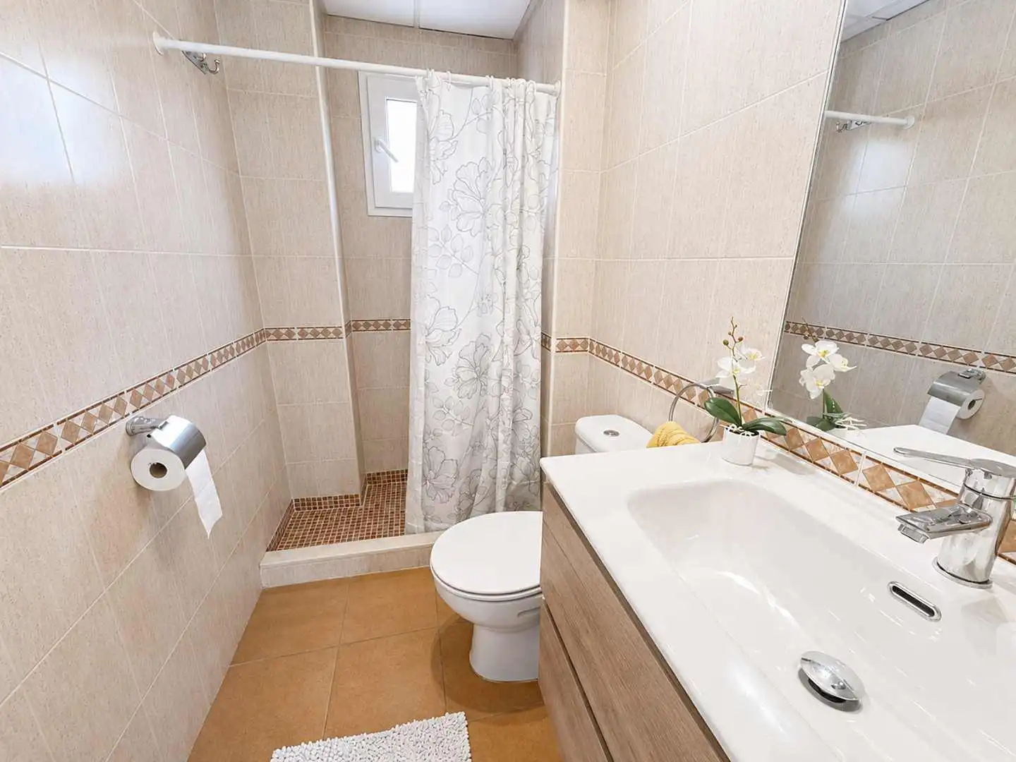 Baño de Planta baja en venta en Manilva con Jardín privado, Terraza y Trastero