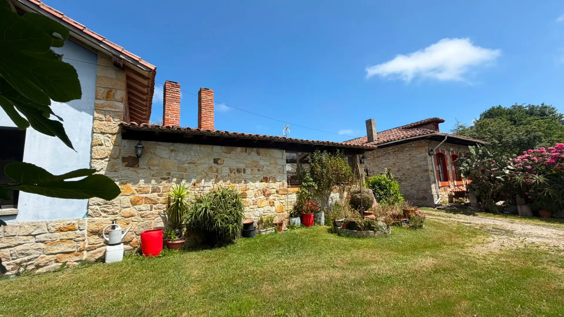 Vista exterior de Finca rústica en venda en Villaviciosa amb Calefacció, Jardí privat i Terrassa