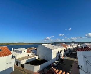 Vista exterior de Apartament en venda en Es Mercadal amb Terrassa, Piscina i Balcó